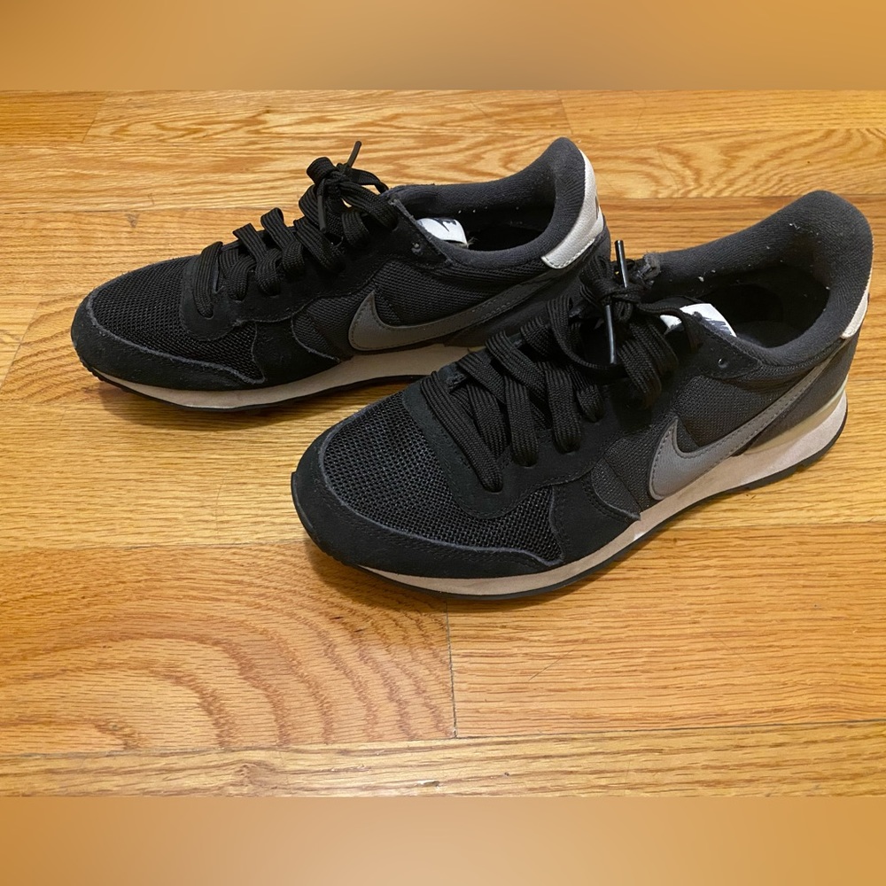 NIKE Black Internationalist sneakers